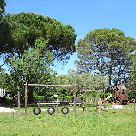 Domaine Le Moulin Neuf Hotell Saint-Quentin-la-Poterie Eksteriør bilde