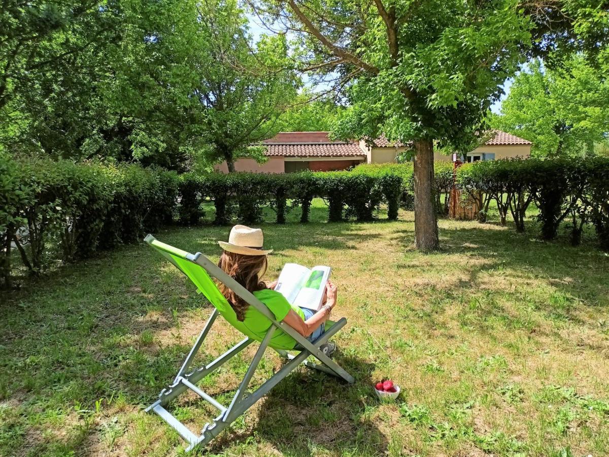 Domaine Le Moulin Neuf Hotell Saint-Quentin-la-Poterie Eksteriør bilde