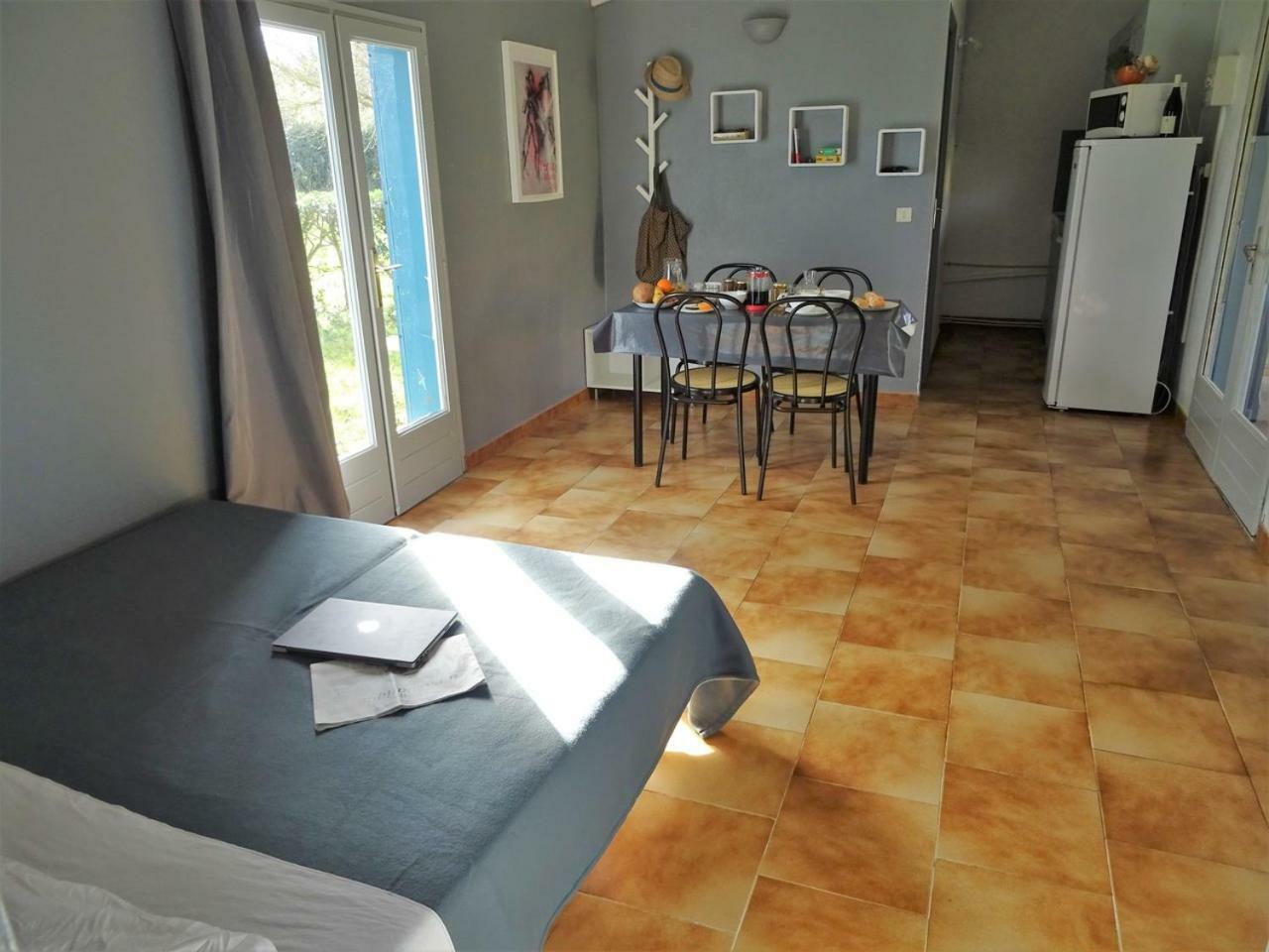 Domaine Le Moulin Neuf Hotell Saint-Quentin-la-Poterie Eksteriør bilde
